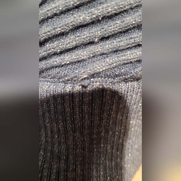 #27 Fashion, Nova Metallic Crop Sweater NWT - Picture 5 of 9